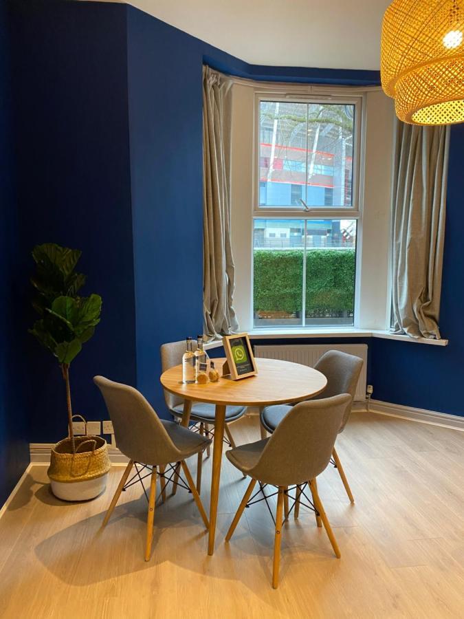 Aaron Wise - 17 Fitzhamon Apartments Кардіфф Екстер'єр фото